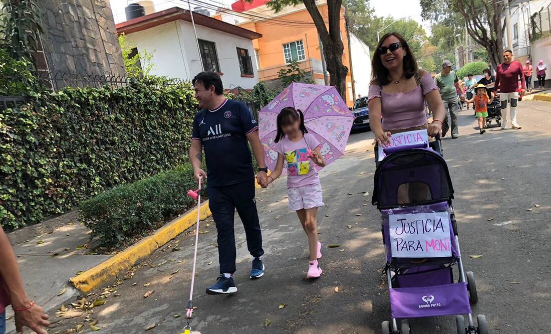 Familias protestan contra mujer a la que señalan de matar a perrita "Moni". / Foto: Atenea Campuzano