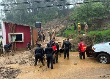 Avalancha de agua y lodo afecta docenas de viviendas en Tlilapan, Veracruz