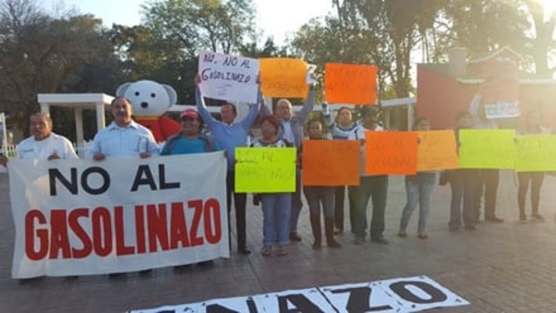 Se multiplican protestas contra alza a precio de gasolina