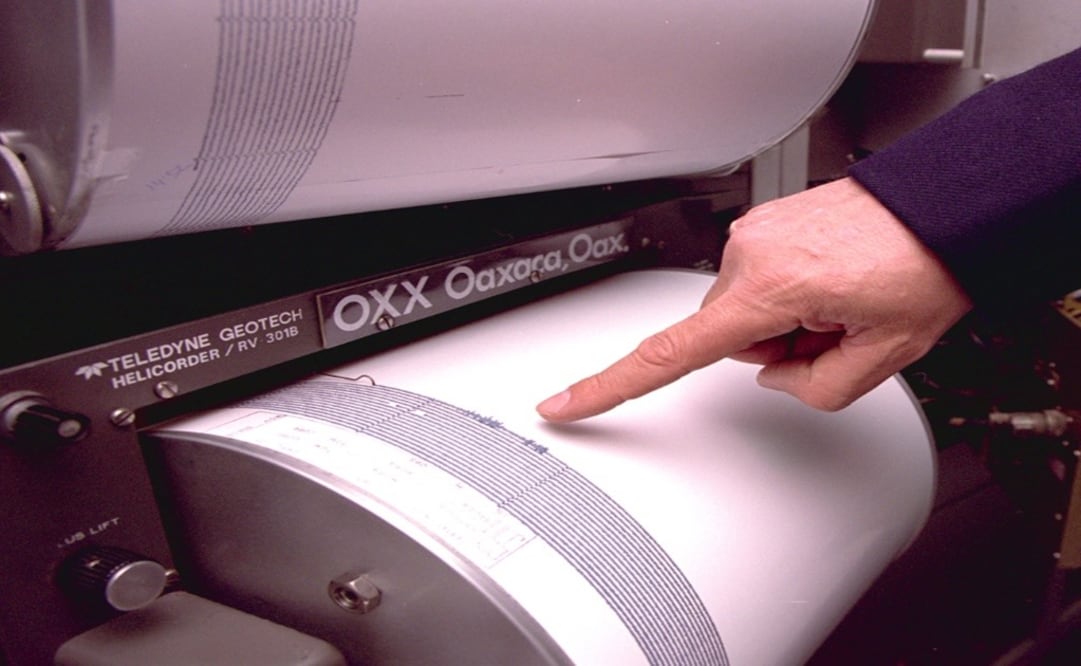 Seismograph records a slight tremor in Oaxaca, Mexico - Photo: Miguel Espinosa/EL UNIVERSAL