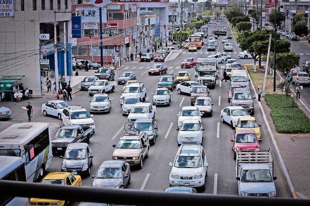 Como parte de las medidas que se aplicarán el día de mañana por la contingencia ambiental, será el “Hoy No Circula”. Foto: archivo
