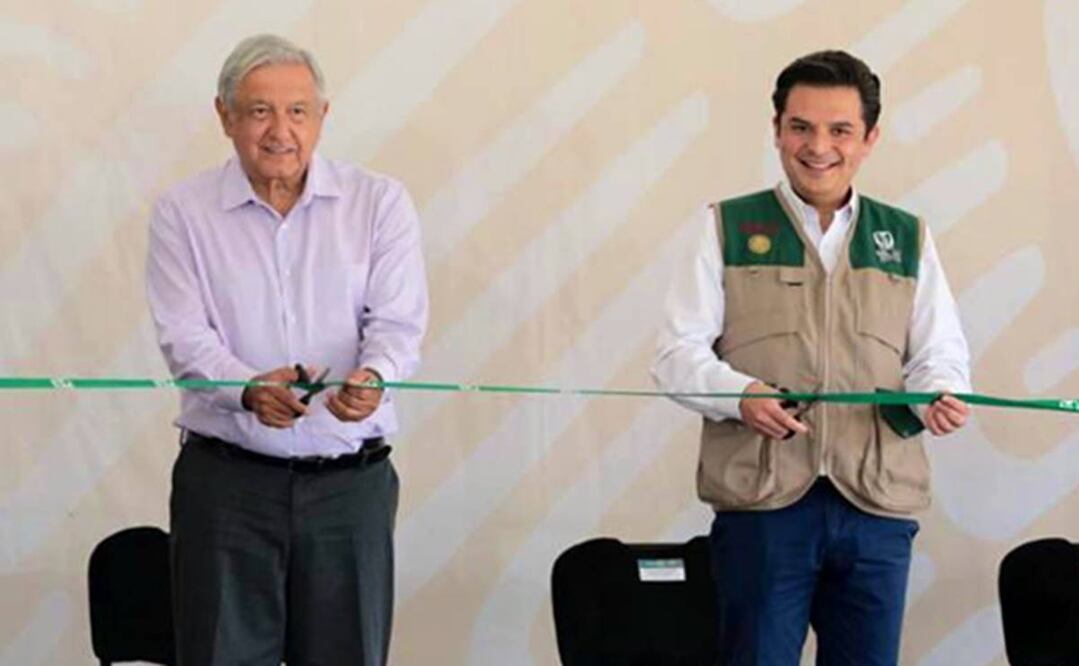 Andrés Manuel López Obrador y Zoé Robledo, director del IMSS. Foto: Twitter @Tu_IMSS