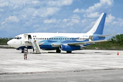 Dan mantenimiento a flota de aviones