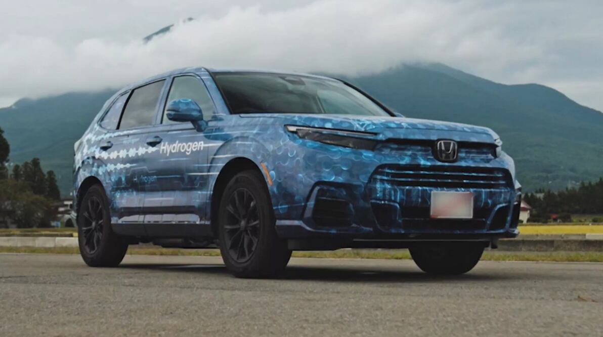 Además de un FCEV, podrá manejarse con un motor y batería eléctrica.