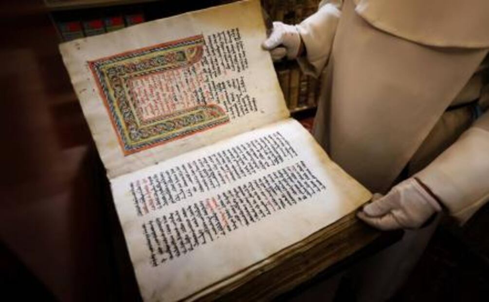 El fraile que enseña a conservar tesoros salvados del EI