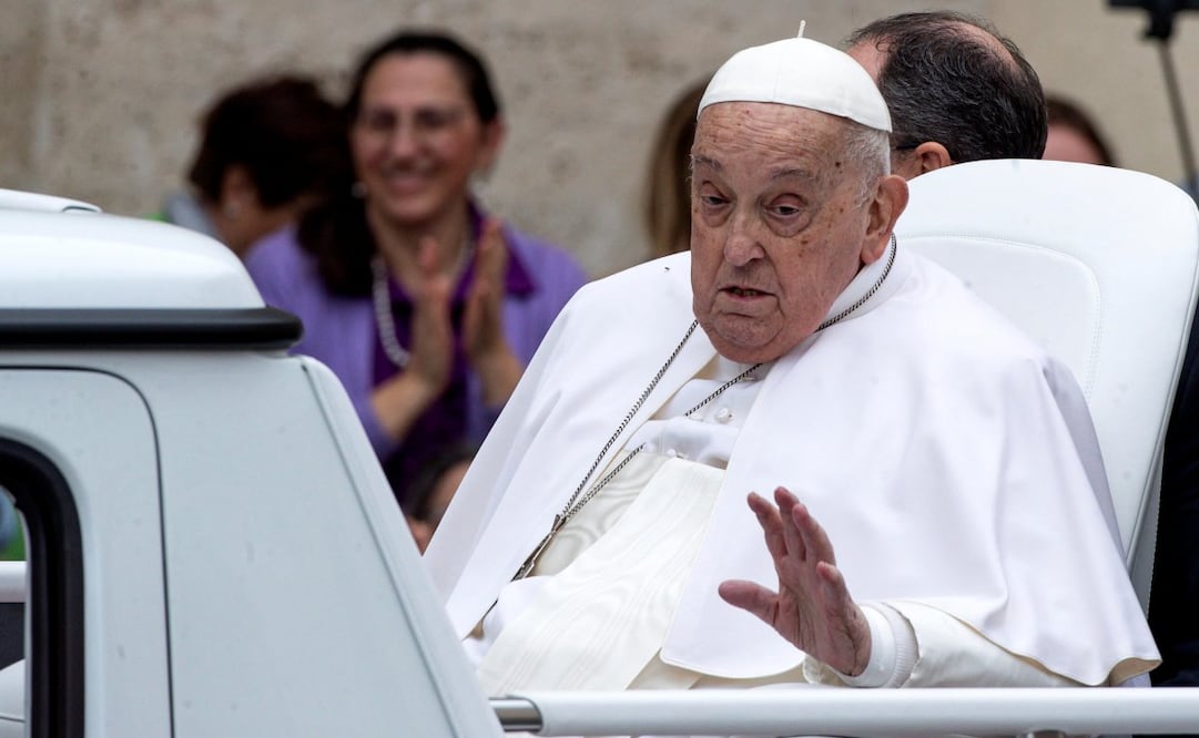 El papa Francisco durante su aparición en la plaza de San Pedro, en la Ciudad del Vaticano, el 20 de abril de 2025. Foto: EFE