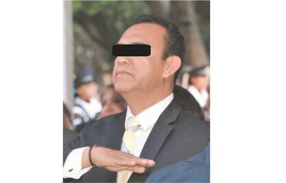 Investigan a exalcalde por venta de patrullas