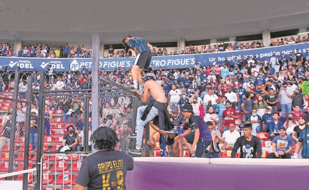 Las imágenes de la batalla le dieron la vuelta al mundo. Foto: Sebastián Miranda / Imago7