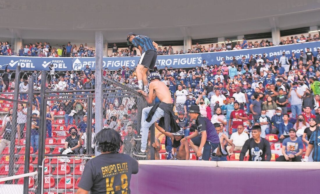 Las imágenes de la batalla le dieron la vuelta al mundo. Foto: Sebastián Miranda / Imago7