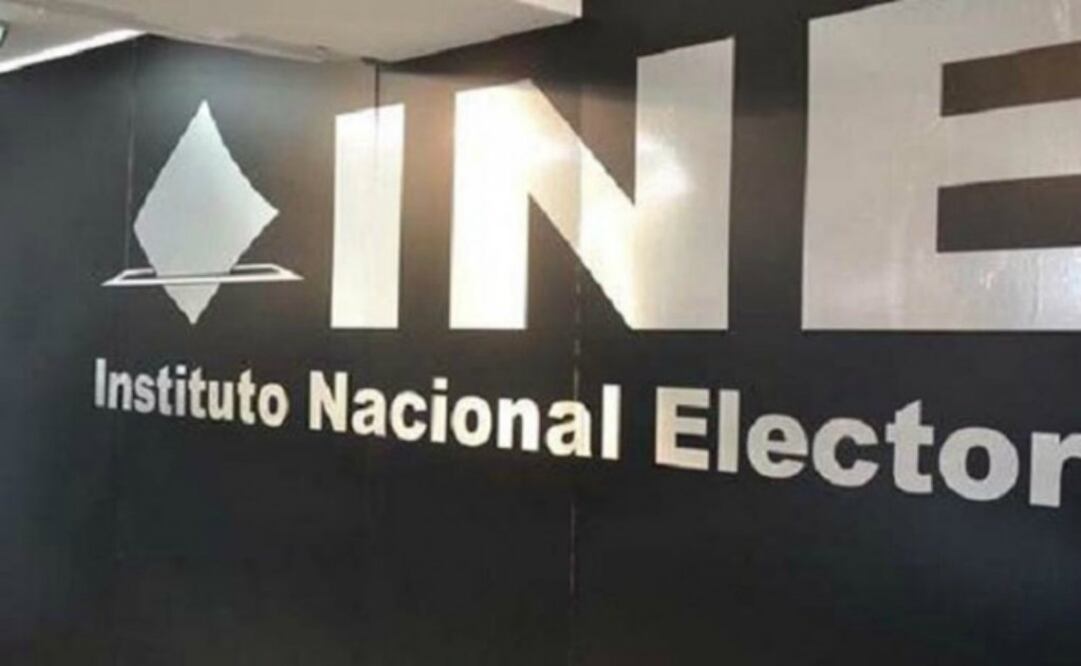 La aparición del padrón electoral en Internet, dejo al escrutinio público nombres y domicilios de 87 mil 4 millones de ciudadanos en Internet