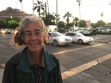 Recorre Latinoamérica en su camioneta con sus 3 gatos y 4 perros