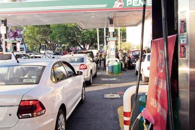 Sufre también Guadalajara desabasto de gasolina