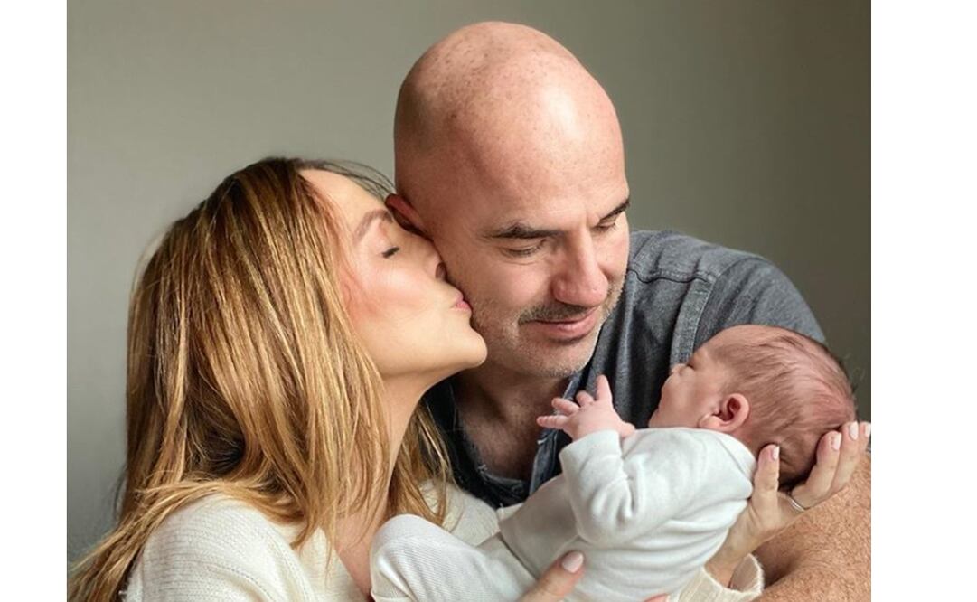 Erika Zaba y su esposo Francisco Oliveros se encuentran felices, pero cansados. Foto: Captura Instagram Erika Zaba