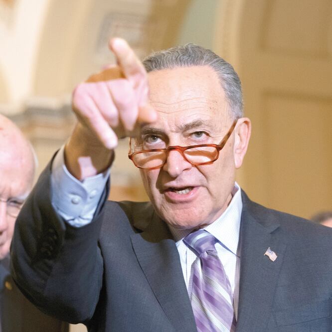 LIDERAZGO. El senador Chuck Schumer encabezó los esfuerzos para evitar otro cierre de gobierno. J. SCOTT APPLEWHITE. AP
