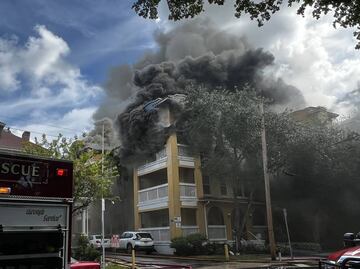 Evacuan edificio en Miami tras incendio provocado por un tiroteo que dejó un herido grave