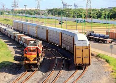 Industriales estiman en 900 mdp daños por bloqueos a vías del tren en Michoacán