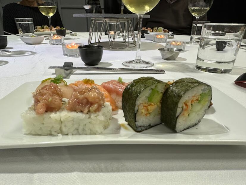 Elije uno o más rollos de sushi cuando visites cualquiera de estos lugares. Foto: Kinjo