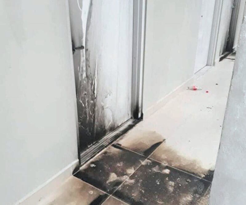 Trabajadores explicaron a las autoridades que no escucharon ruidos de quienes vandalizaron el inmueble. Foto: Especial