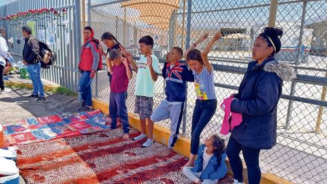 Abrir las fronteras, piden los niños migrantes