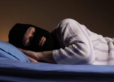 Entró a robar una casa, pero le ganó el sueño y se quedó dormido: ladrón fue capturado en Argentina