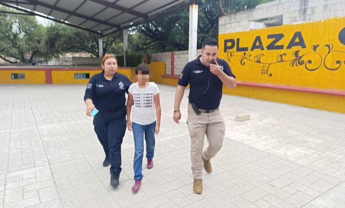La niña fue localizada sin signos de violencia en la plaza cívica del municipio. Foto: Especial.