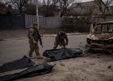 Seis cadáveres calcinados, seis historias de horror en Bucha, Ucrania