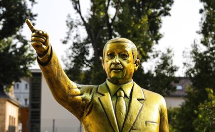 Retiran controvertida estatua de Erdogan en bienal alemana