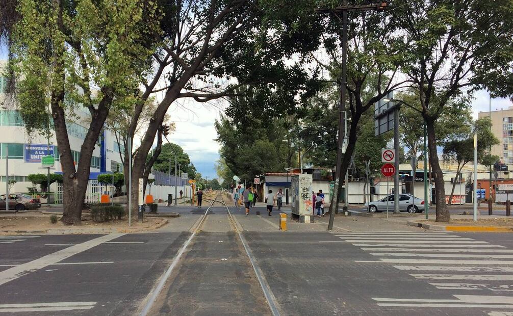 Panorama de la actual avenida Marina Nacional. Del lado izquierdo hoy se encuentra un campus de la Unitec.
Imagen del libro "Caminos de hierro", FNM.