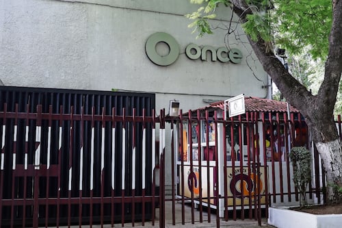 IPN alerta riesgo para acervo histórico de Canal Once; toma de instalaciones impide su preservación, asegura