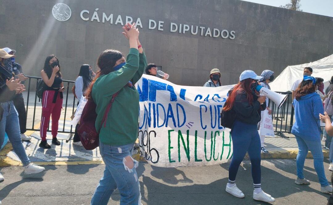 Estudiantes de Universidad Pedagógica cierran Cámara de Diputados y bloquean Congreso de la Unión (26/11/2025). Foto: Antonio López / EL UNIVERSAL