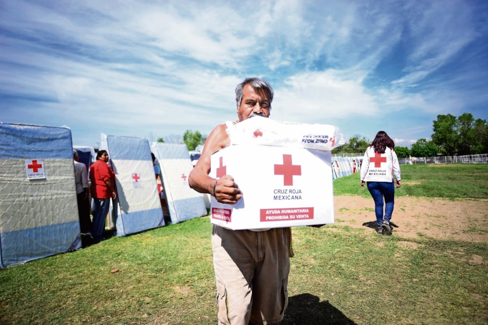 Adultos mayores, entre los principales beneficiarios por Cruz Roja (TONY RIVERA. EL UNIVERSAL)