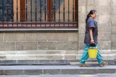 Sigue “outsourcing” en Presidencia: gasta 7 mdp en limpiar oficinas