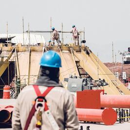 Fitch degrada calificación de los bonos del NAIM