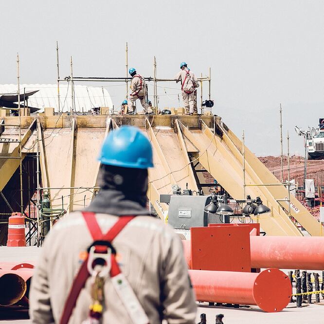 Una vez que concluya la recompra de bonos del NAIM, lo siguiente es pagar la deuda de la Fibra E y cancelar el aeropuerto de Texcoco, según Hacienda. (ARCHIVO EL UNIVERSAL)