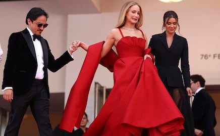 La irreverente Jennifer Lawrence se luce en Cannes con chanclas