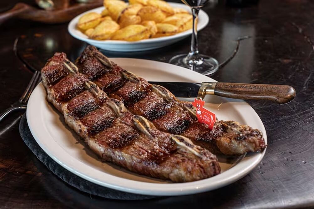 El asado se conseguirá a 4 mil 900 pesos argentinos (poco más de 100 pesos) el kilo para esta Navidad. FOTO: LA NACIÓN/GDA