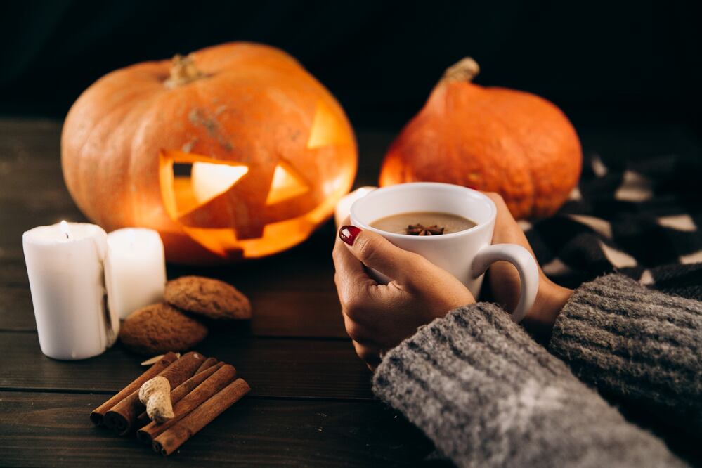 El pumpkin spice comenzó como una bebida estacional, pero hoy inspira decenas de recetas. Foto: Freepik