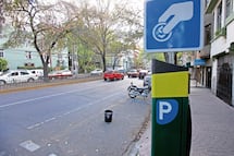 ¿Las motocicletas pagan parquímetro en 2026?