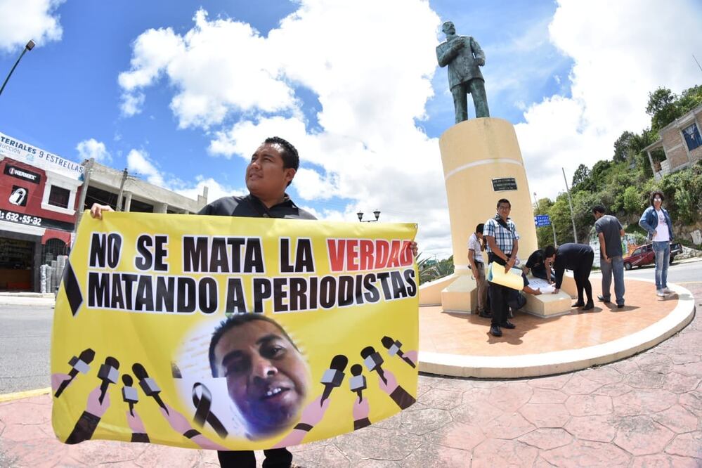 Personas que se manifestaron por el asesinato del periodista. Foto: especial