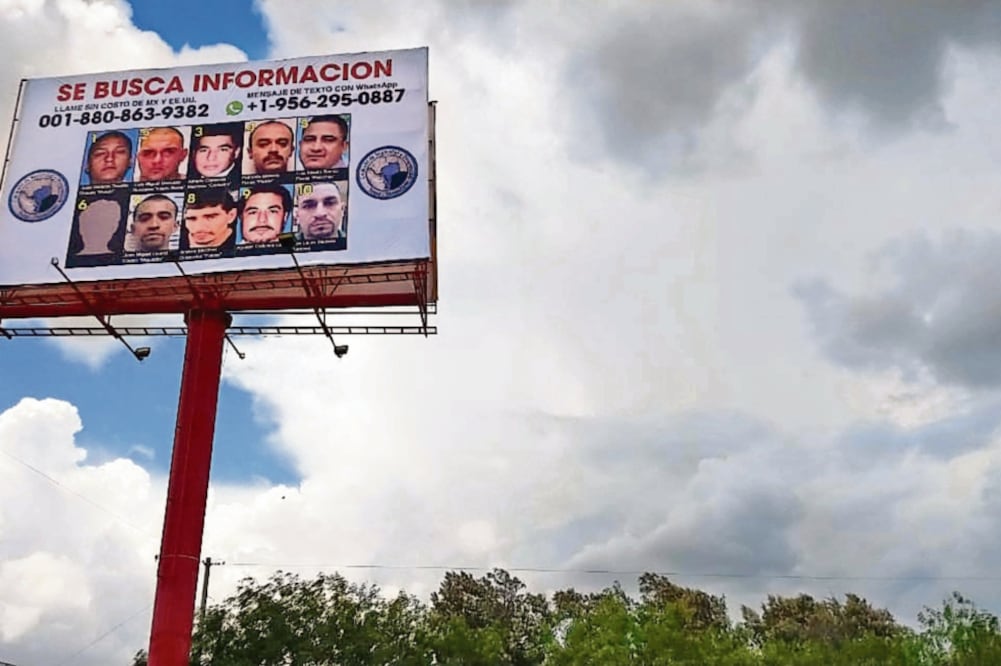 Los anuncios se colocaron en tres puentes internacionales