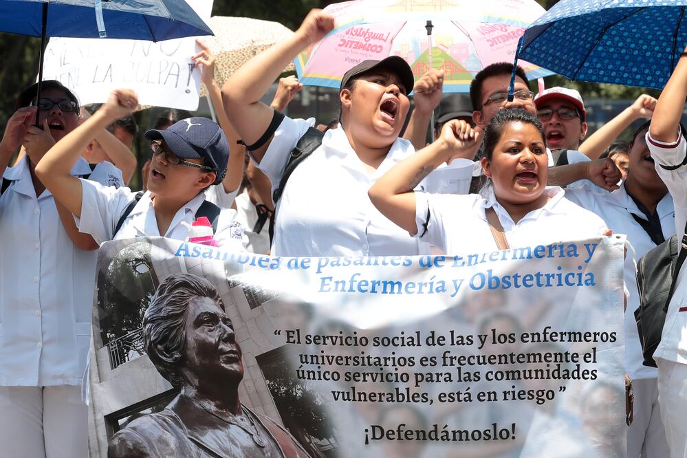 Movilización de médicos pasantes en la Ciudad de México / Juan Boites. EL UNIVERSAL