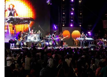 Bronco complace en Acapulco