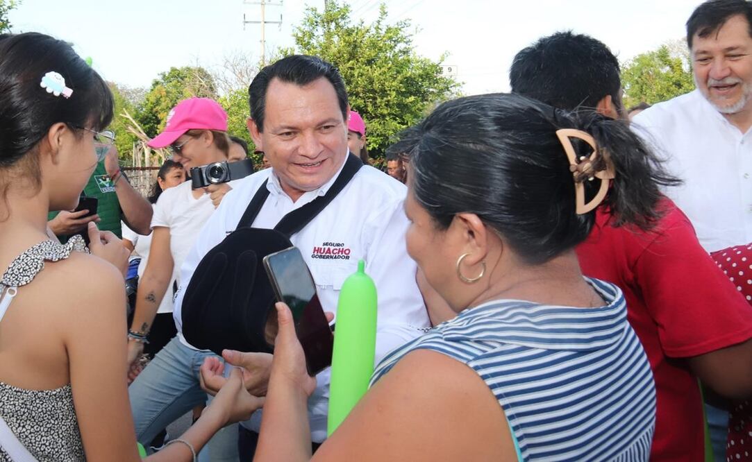El aspirante se comprometió a firmar IMSS Bienestar para ampliar los servicios de salud en Yucatán. Foto Especial
