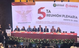Arranca plenaria de Morena en San Lázaro; Ebrard inaugura el cónclave guinda