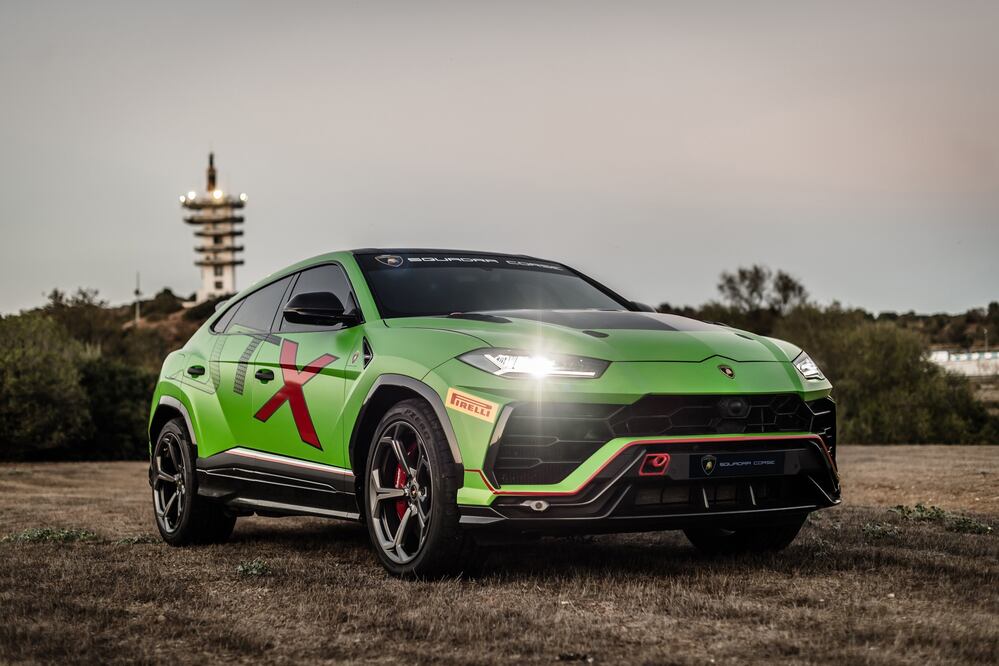 Lamborghini presenta la primera SUV para carreras