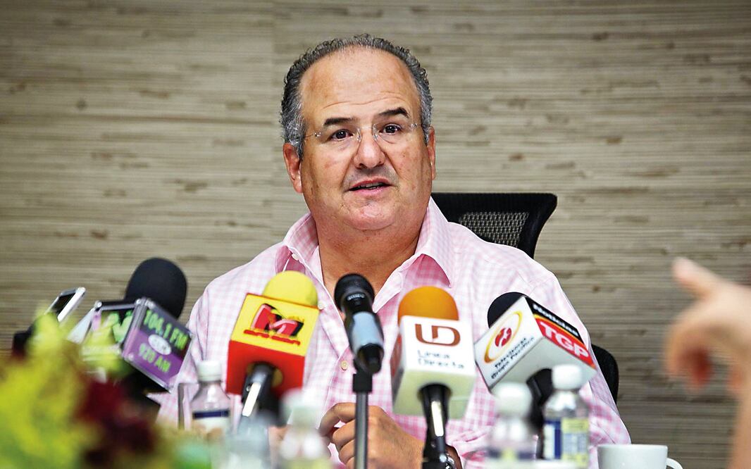 En la foto: Armando Villarreal Ibarra (TOMADA DE FACEBOOK)