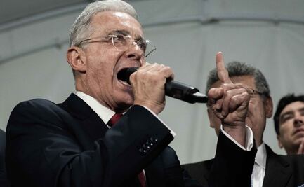 Corte de Colombia llama a testificar al expresidente Álvaro Uribe por masacres