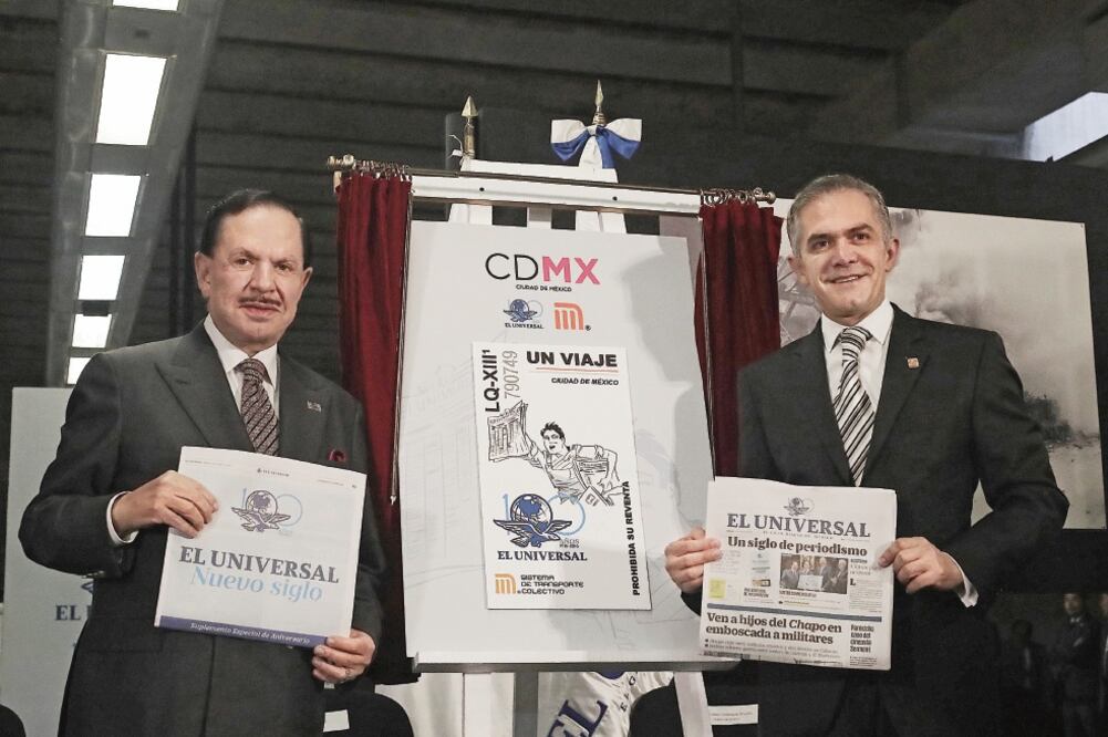 El Presidente Ejecutivo y del Consejo de Administración de EL UNIVERSAL, Licenciado Juan Francisco Ealy Ortiz, y Miguel Ángel Mancera, jefe de Gobierno de la CDMX (ALEJANDRO ACOSTA. EL UNIVERSAL)
