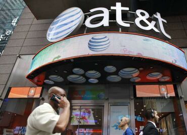 AT&T gana 3 mil 597 millones de dólares en el segundo trimestre, un 20% menos