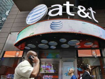 AT&T gana 3 mil 597 millones de dólares en el segundo trimestre, un 20% menos